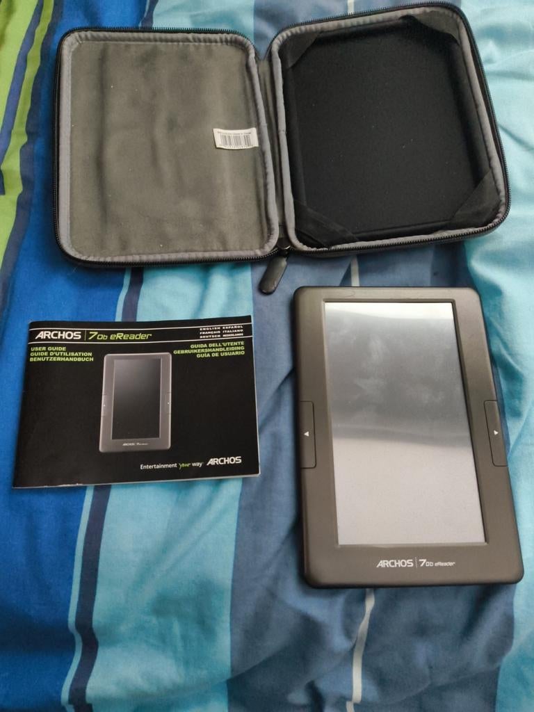 Archos 70b eReader - Werkend met hoes en handleiding, Gebruikt, Uitbreidbaar geheugen, Ophalen of Verzenden, 4 GB of minder