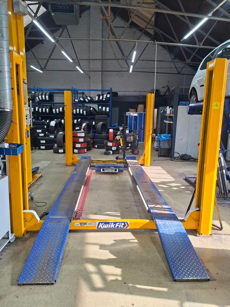 Hefbrug 4 koloms Koni 2500 kg apk brug met krik, Ophalen