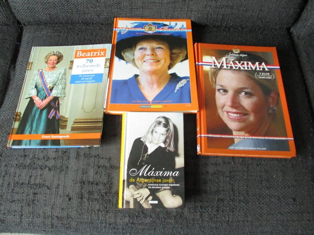 4 boeken koningshuis oa Maxima en Willem Alexander fraai, Ophalen of Verzenden, Zo goed als nieuw, Tijdschrift of Boek