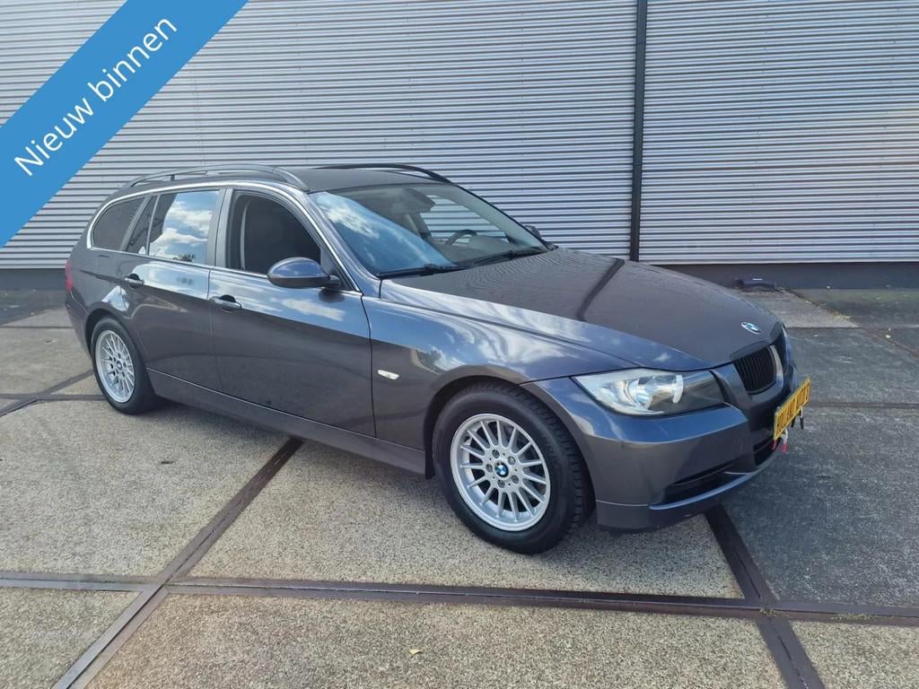 BMW 3-serie Touring 325i, Auto's, BMW, Automaat, Gebruikt, Zwart, 1520 kg