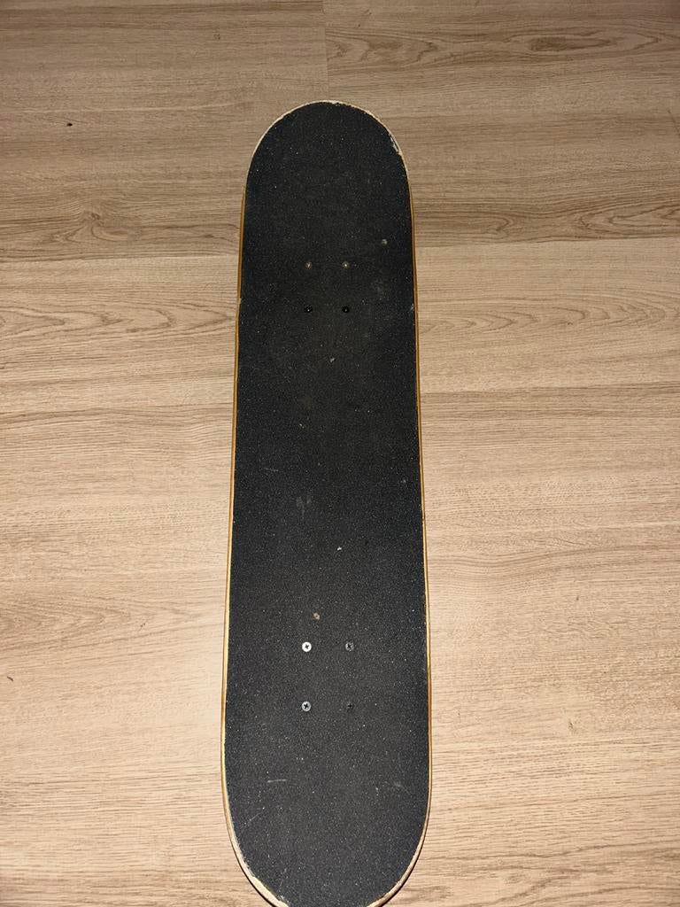 Mooi skateboard met goede grip, altijd binnen gestaan, Sport en Fitness, Skateboarden, Ophalen of Verzenden, Zo goed als nieuw