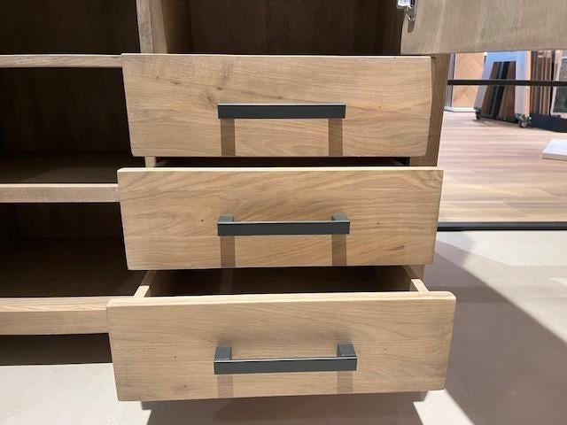 Half hoge kast eikenhout br:100xh:160xd:45 cm, Ophalen, Chita, Info@vissermeubelen.nl, Eikenhout