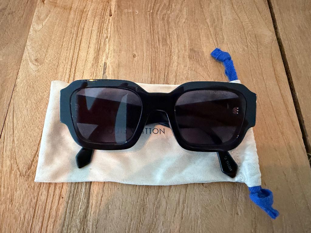 Louis Vuitton Clash Round Square Zonnebril, Overige merken, Zonnebril, Zwart, Ophalen of Verzenden