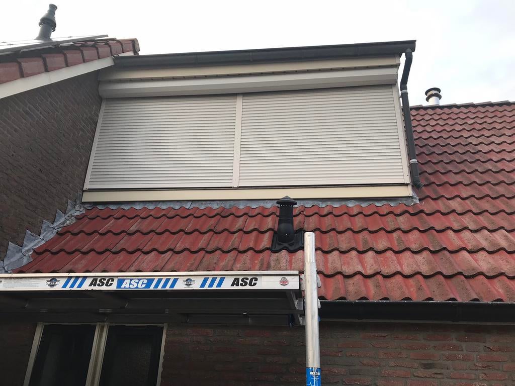 Rolluiken elektrische, Doe-het-zelf en Verbouw, Rolluiken, Ophalen, Zo goed als nieuw, 200 cm of meer, Elektrische bediening