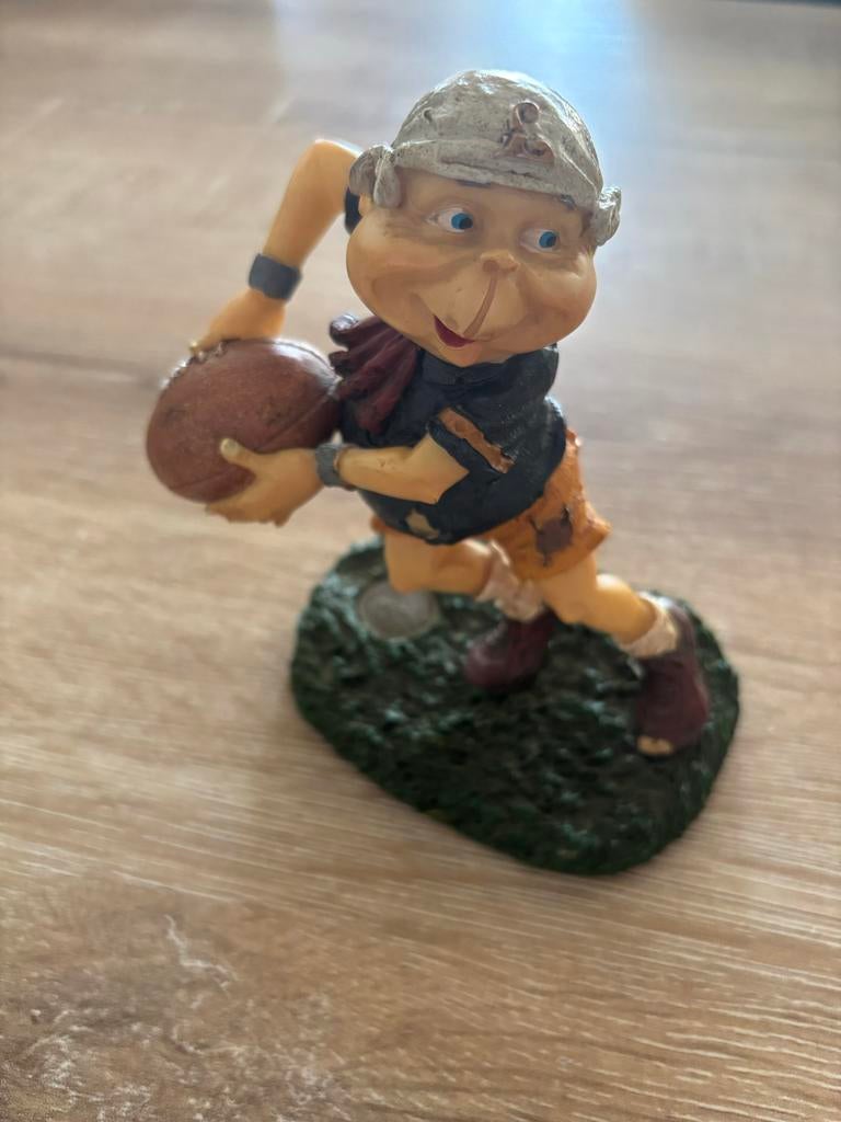 Efteling Laven beeldje met rugbybal, Verzamelen, Ophalen, Nieuw, Beeldje of Poppetje