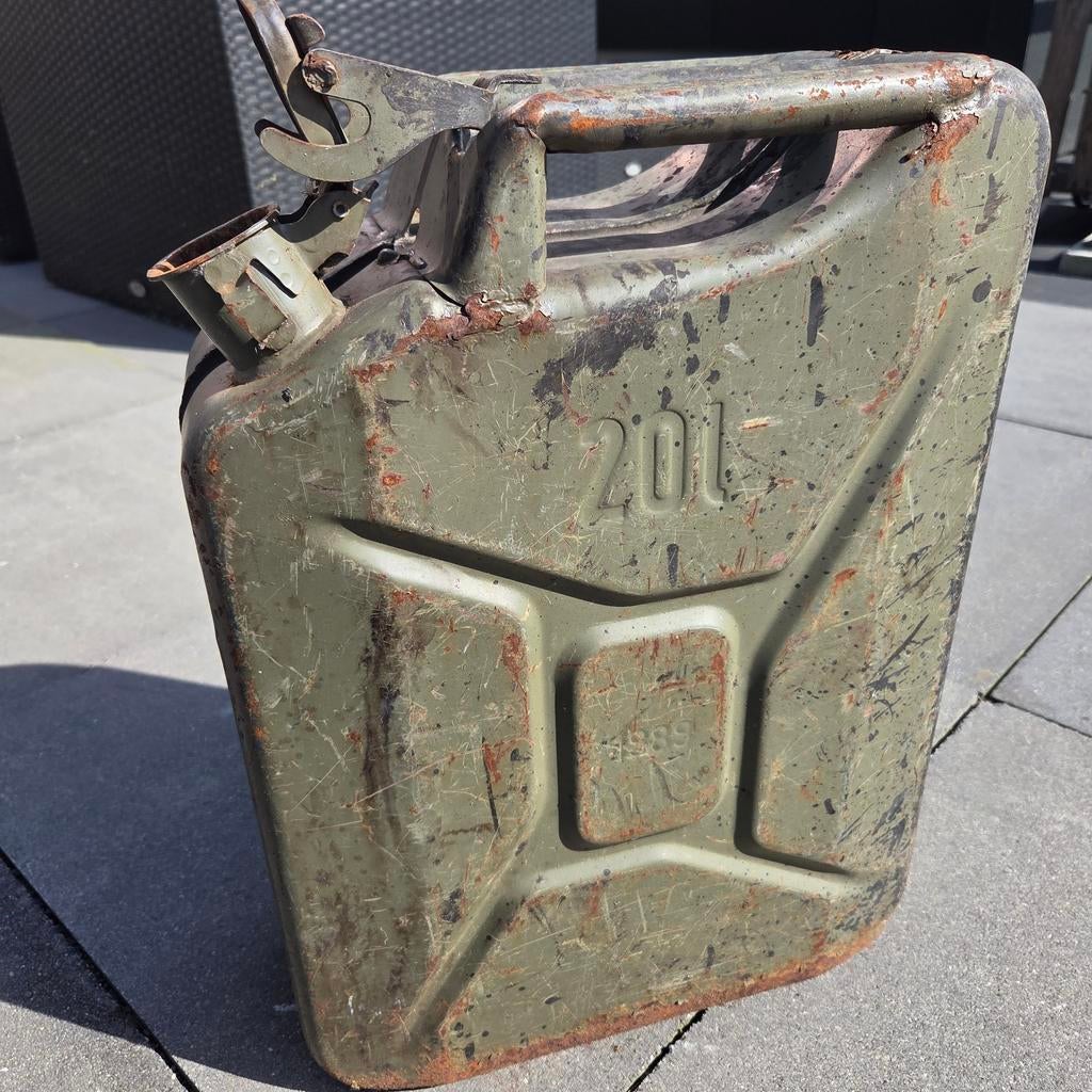 Jerrycan 1989 leger militaire brandstof tank benzine, Ophalen, Gebruikt