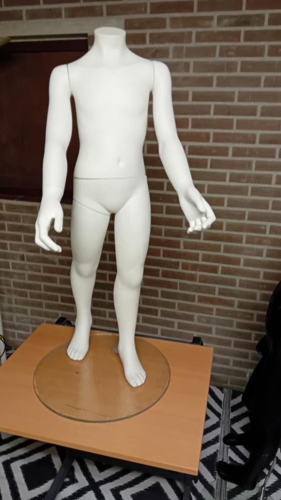 Paspop kind op glazen plaat, Ophalen, Paspop