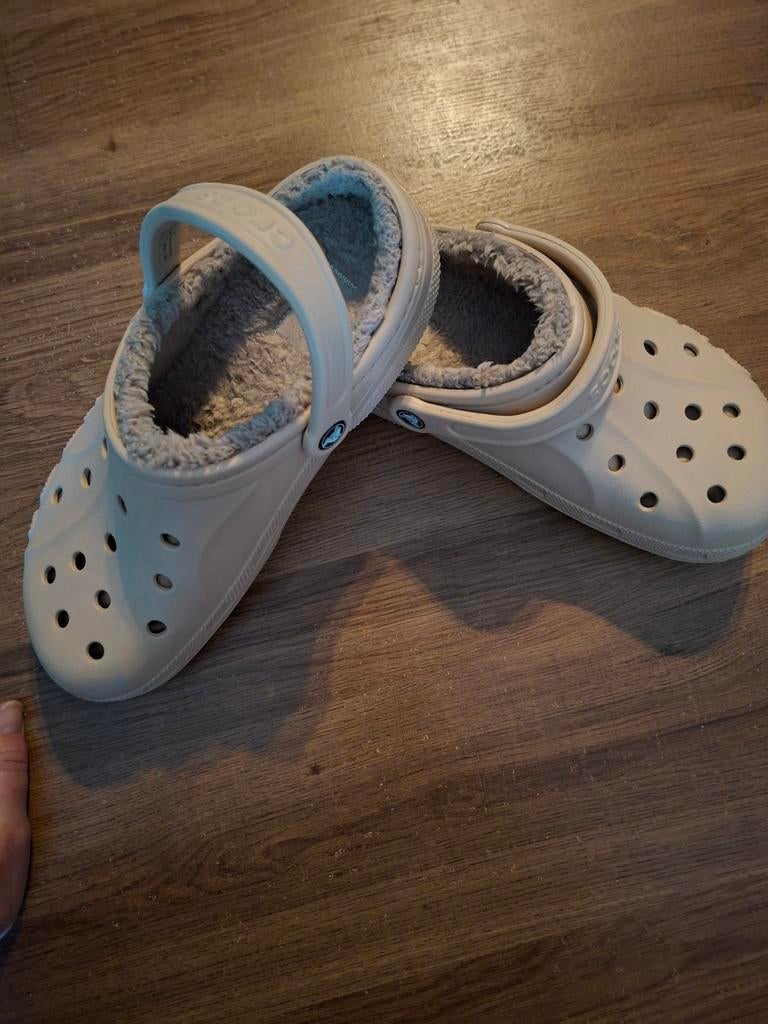 Dames crocs Baya Lined- Zo goed als nieuw, Slippers, Beige, Ophalen of Verzenden, Zo goed als nieuw