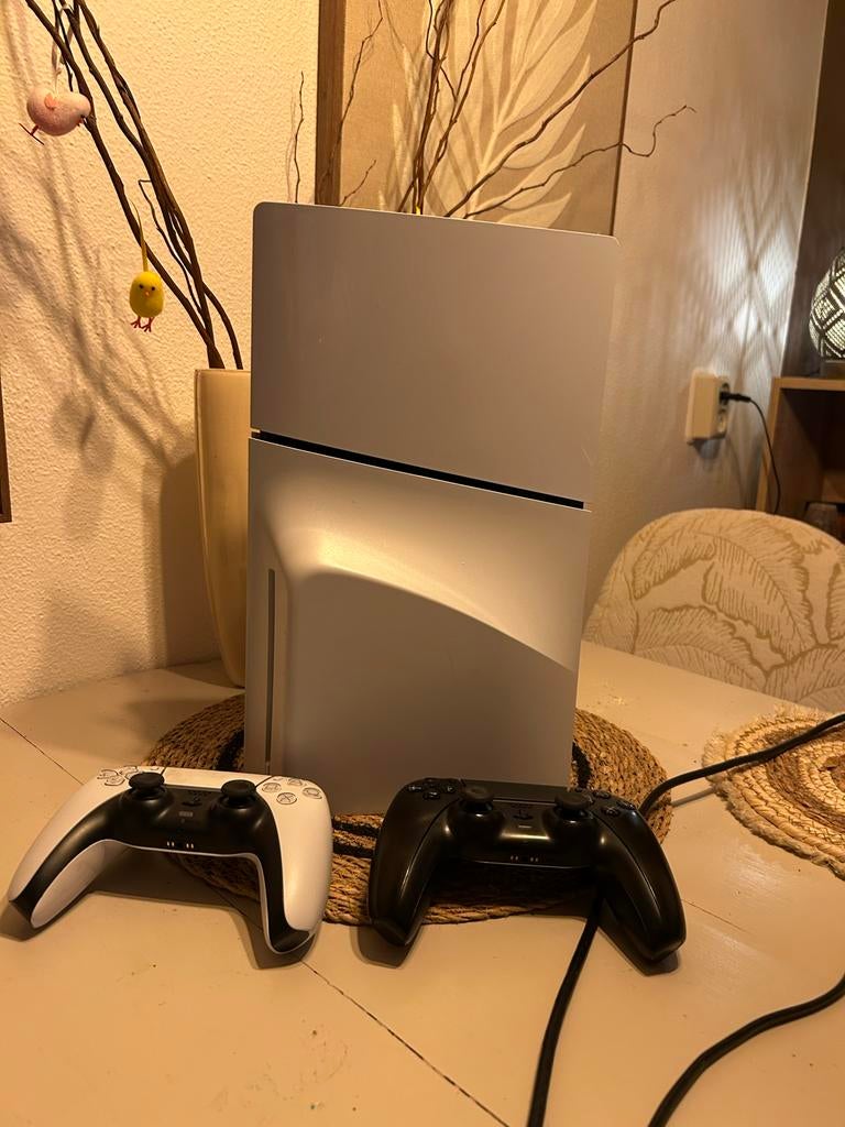 PlayStation 5 Disc Editie 1TB met 2 controllers, Spelcomputers en Games, Ophalen of Verzenden, Zo goed als nieuw, Playstation 5