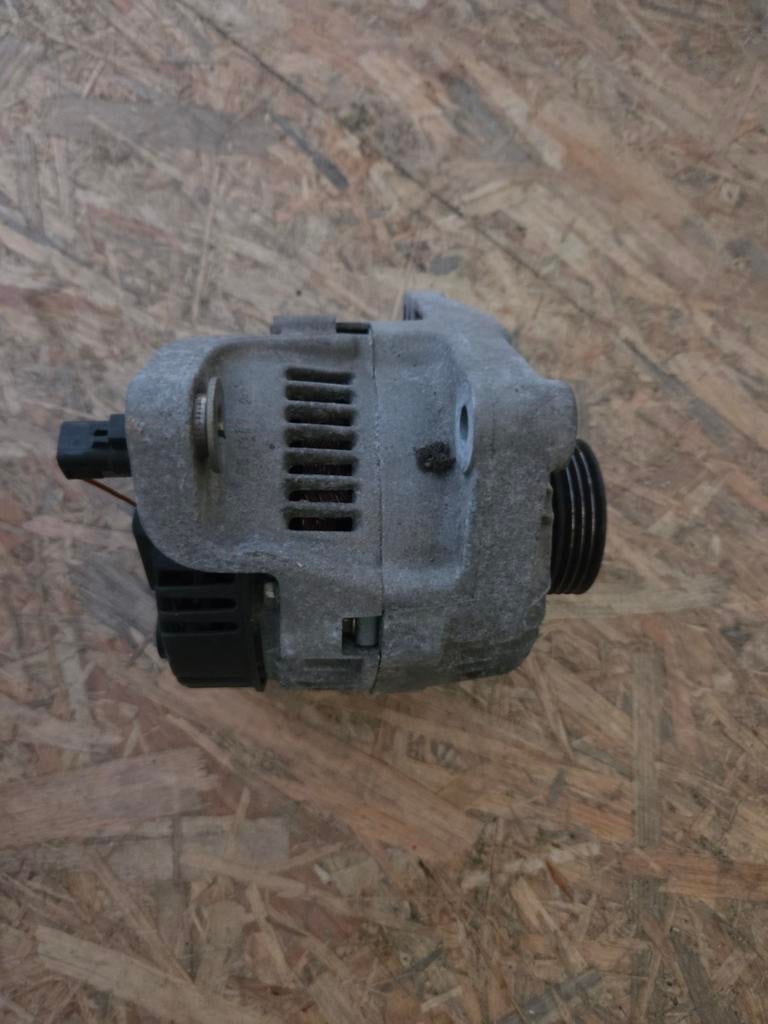 Dynamo Renault Twingo 1.2 16v, Ophalen, Renault