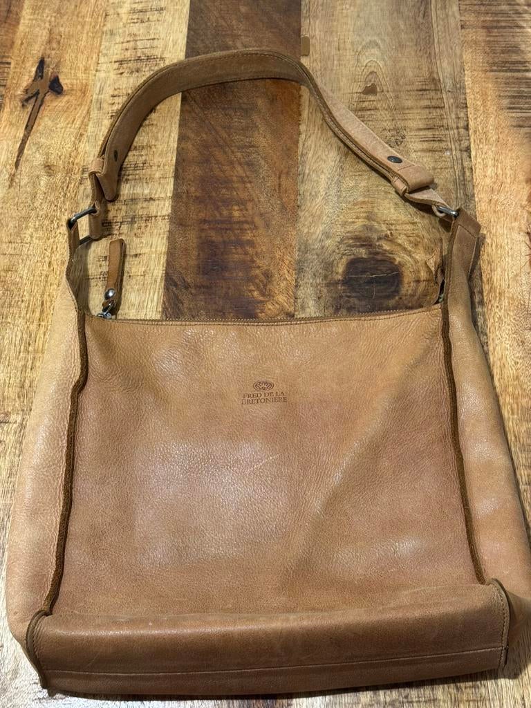Fred de la Bretoniere camel kleur schoudertas, Sieraden, Tassen en Uiterlijk, Tassen | Damestassen, Ophalen of Verzenden, Zo goed als nieuw