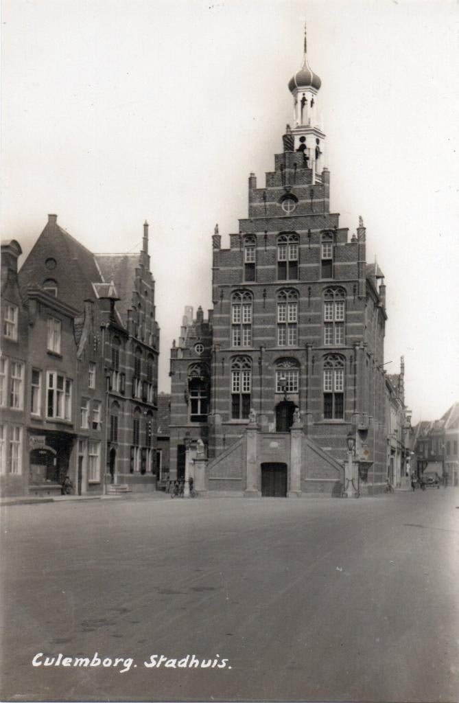 Culemborg, Gezicht op het Stadhuid. 5073 - FOTOKAART, Verzamelen, Ansichtkaarten | Nederland, Verzenden, 1920 tot 1940, Ongelopen
