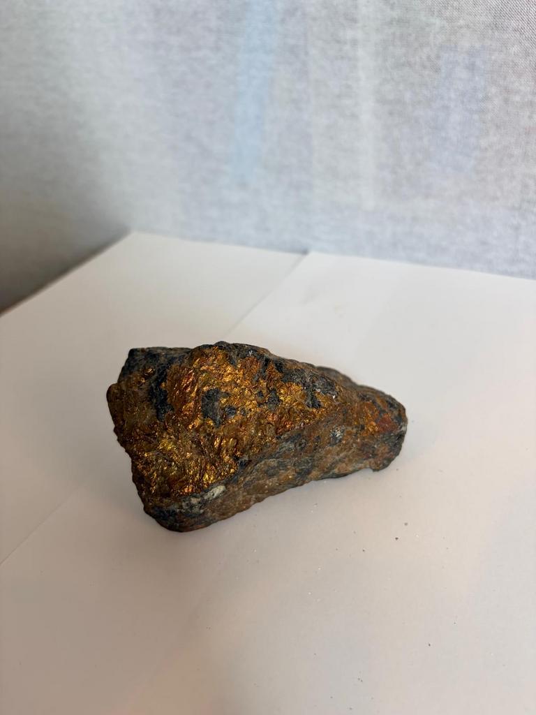 Brok ‘gekkengoud’, Verzenden, Mineraal