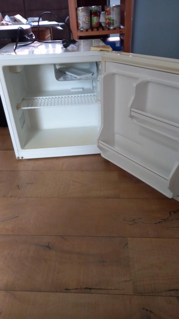 Studenten koelkast, Minder dan 75 liter, Ophalen, Zonder vriesvak