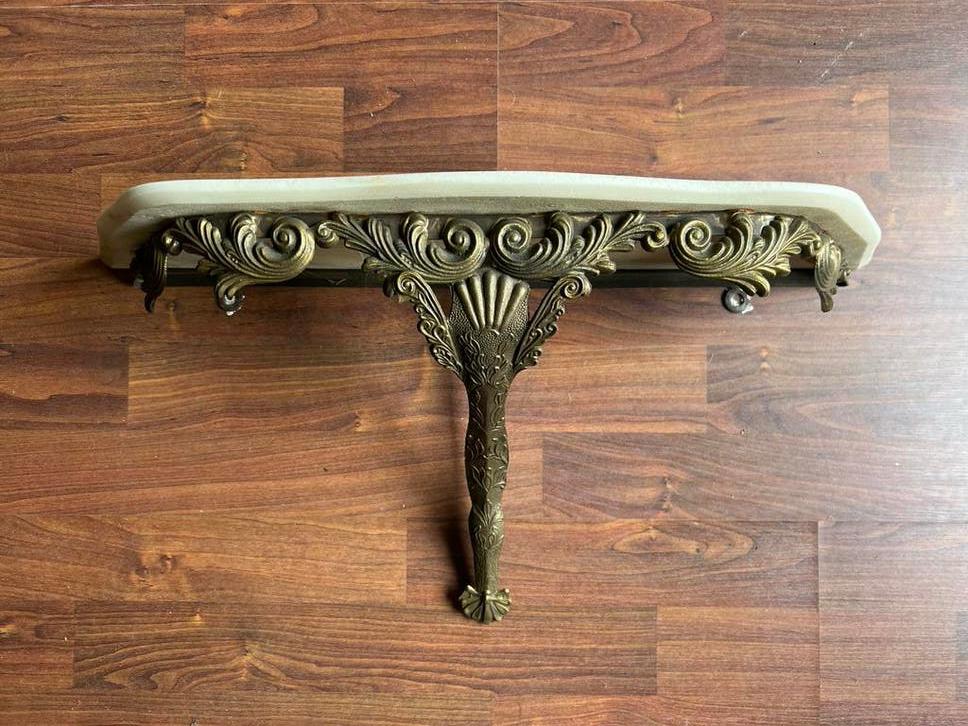 Antieke marmeren wandplank / planchet met bronzen decoratie, Ophalen of Verzenden