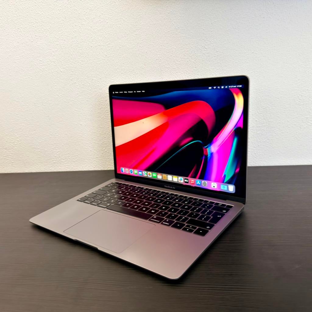 Macbook Air - 2019 - i5-  256GB - 13 inch Retina, 256 GB, 2 tot 3 Ghz, 8 GB, 13 inch