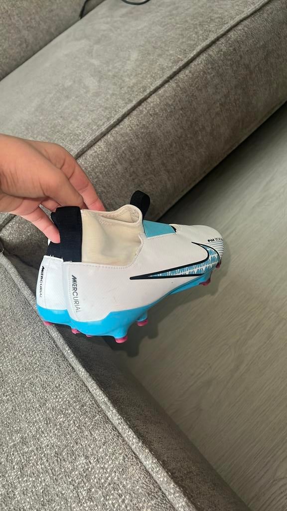 Voetbal schoenen nike, Ophalen, Nieuw