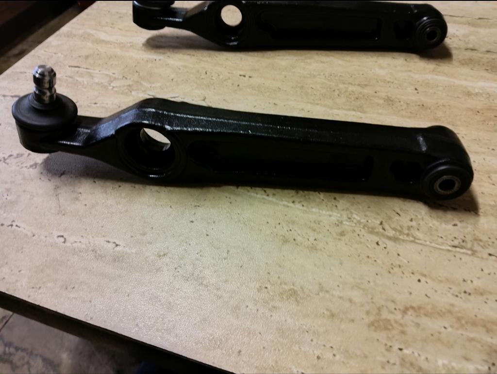 Draagarmen voor een Suzuki Wagon R +, Ophalen, Nieuw, Suzuki