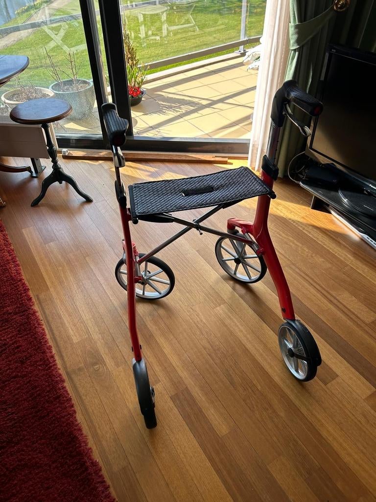 Rollator rood Trust, Ophalen