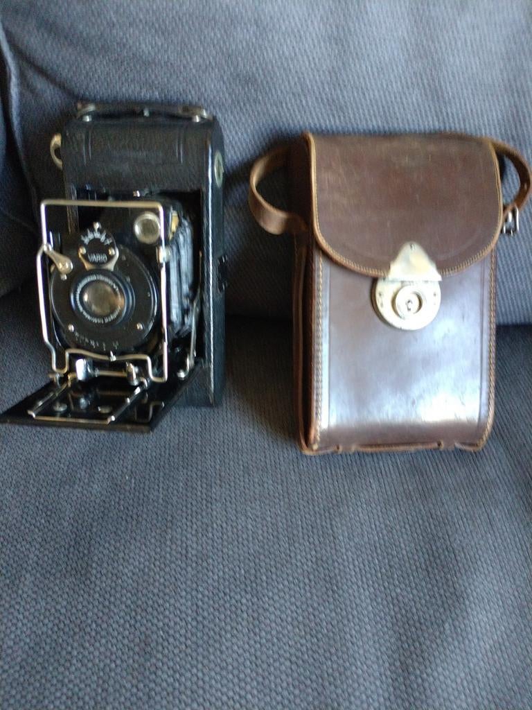 Vintage Vario opvouwbare camera met leren tas, Ophalen of Verzenden, Gebruikt, Compact, Overige Merken