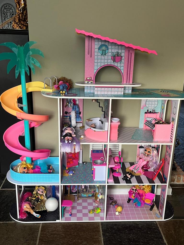 L.O.L poppenhuis, Kinderen en Baby's, Speelgoed | Poppenhuizen, Ophalen, Zo goed als nieuw, Poppenhuis