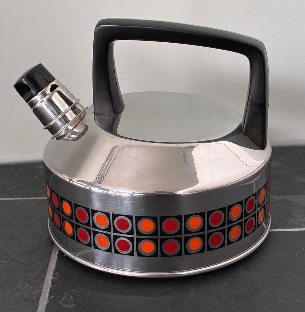 Vintage fluitketel SIGG ( Zwitserland) met ‘solar’ decor, Sieraden, Tassen en Uiterlijk, Ringen, Ophalen of Verzenden, Zo goed als nieuw