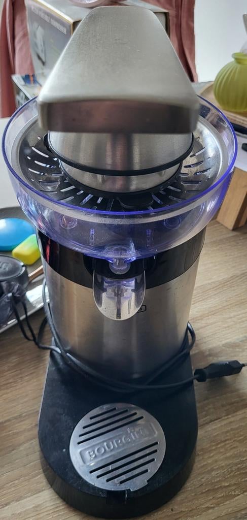 Bourgini citruspers, Ophalen, Citruspers