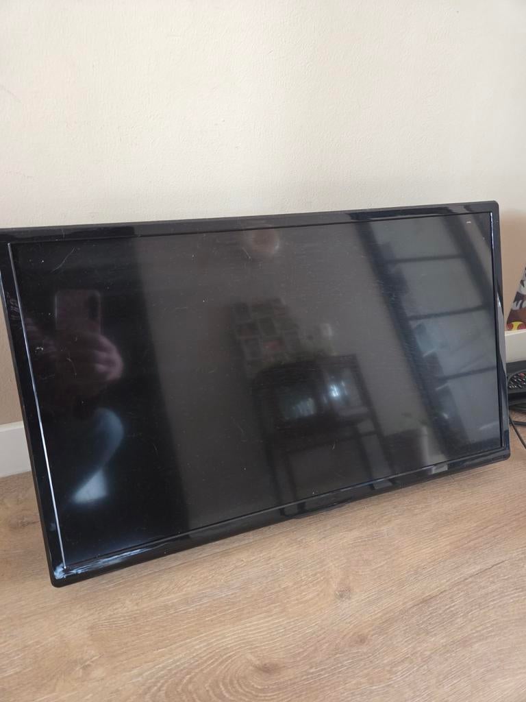 OK led tv 24 inch met Google Chromecast en beugel, Ophalen, Gebruikt, 50 Hz, Overige merken