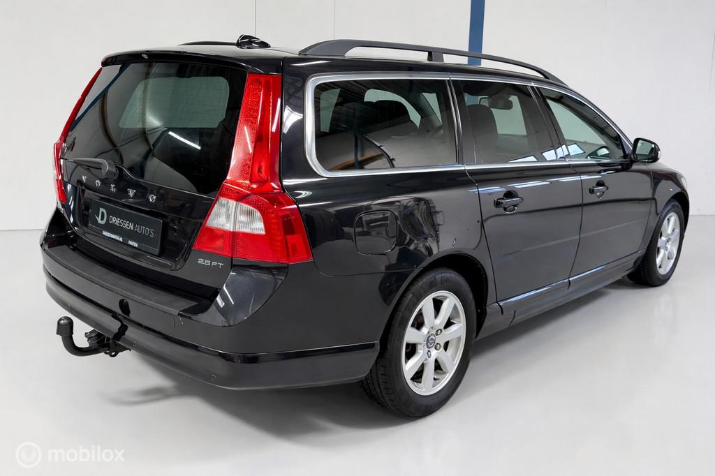 Volvo V70 2.5T Momentum AUTOMAAT, Gebruikt, Electronic Stability Program (ESP), 1568 kg, 5 cilinders