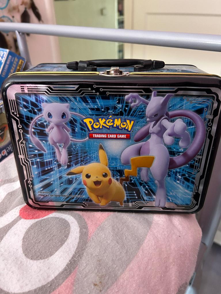 Pokemon trading card blik koffertje, Ophalen, Zo goed als nieuw, Overige typen