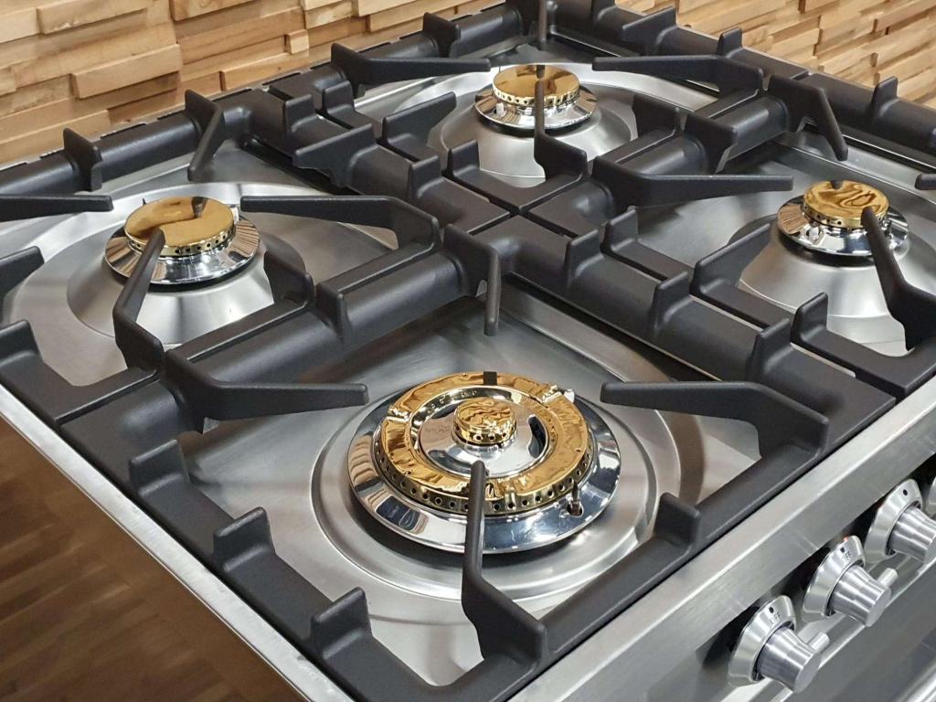 Luxe Boretti Fornuis 70cm RVS 300 graden oven 4 pitten, Niet ingevuld, 60 cm of meer, Niet ingevuld, Zo goed als nieuw