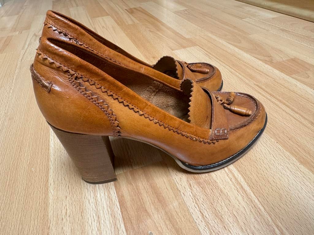 Bertie Trotteur met kwastjes, Kleding | Dames, Ophalen of Verzenden, Bruin, Schoenen met lage hakken