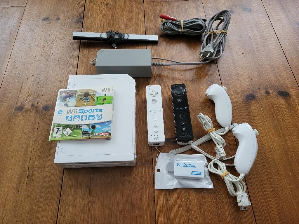 Nintendo Wii met 2 controllers, 2 nunchuks, wii2hdmi adapter, Ophalen of Verzenden, Zo goed als nieuw, Met 2 controllers, Met games