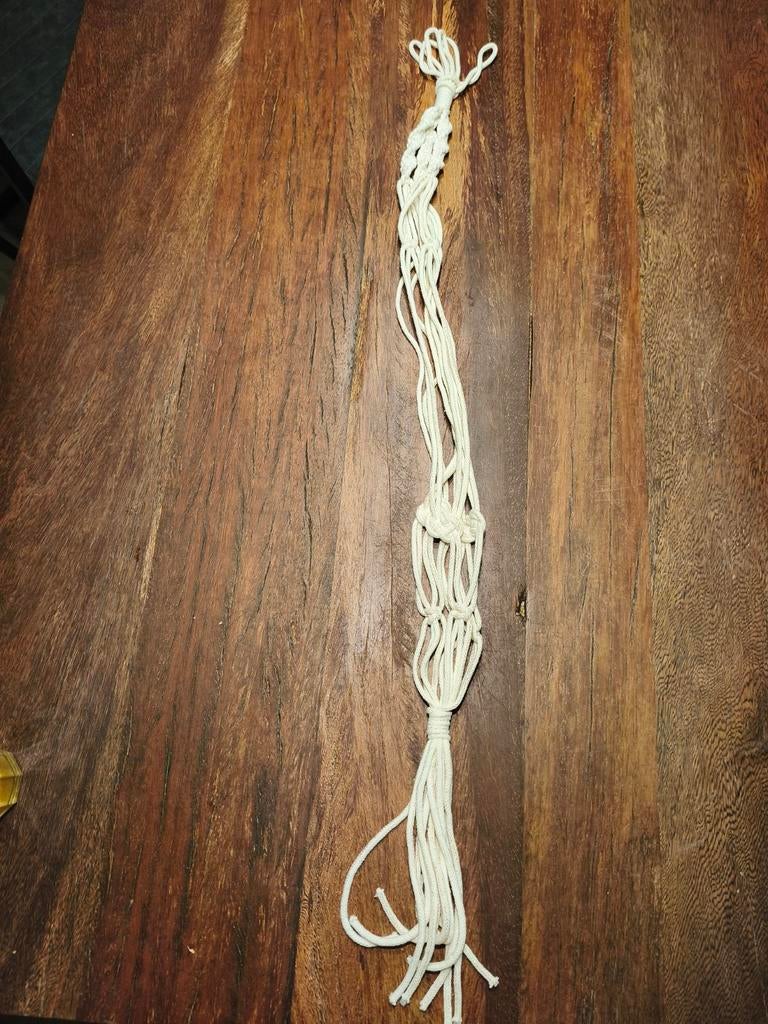 Macramé Plantenhanger - Handgemaakt, Overige materialen, Nieuw, Ophalen of Verzenden, Minder dan 25 cm