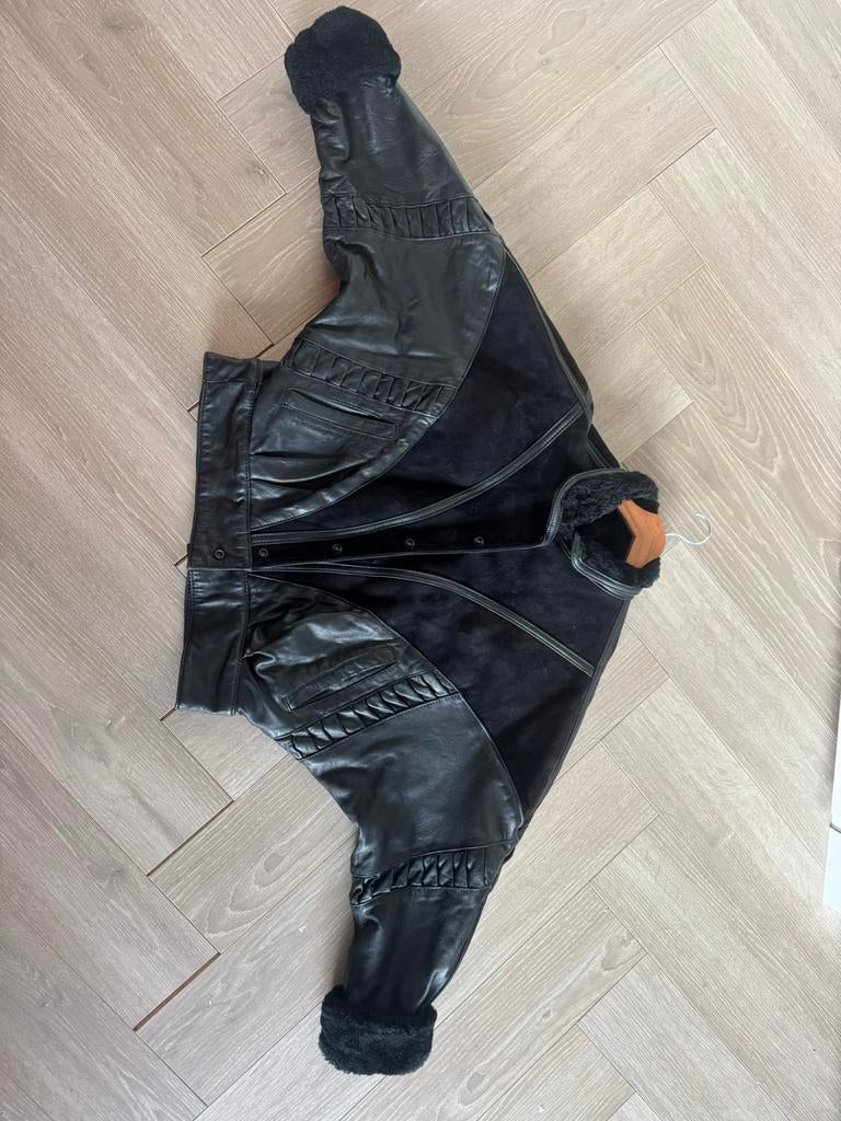 Echt Vintage Italiaanse jas leer fake fur gevoerd M40 zwart, Kleding | Dames, Jassen | Winter, Verzenden, Zo goed als nieuw, Maat 38/40 (M)