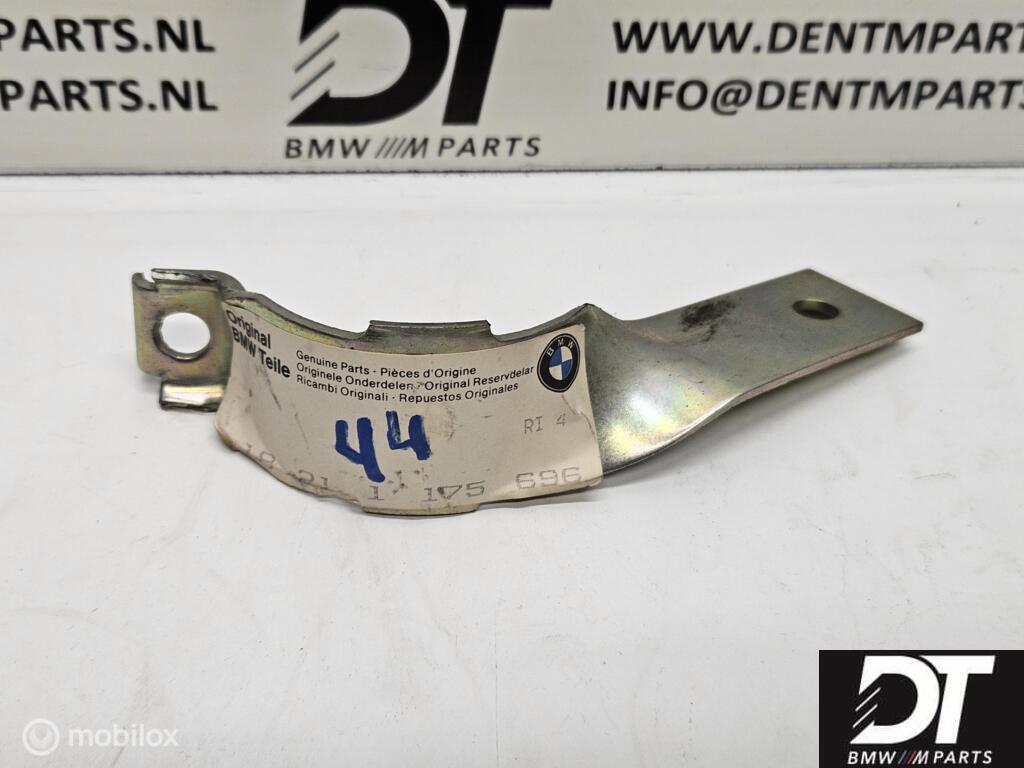 Uitlaat beugel BMW E28 524td 18211175696, Nieuw, Ophalen of Verzenden, BMW, BMW