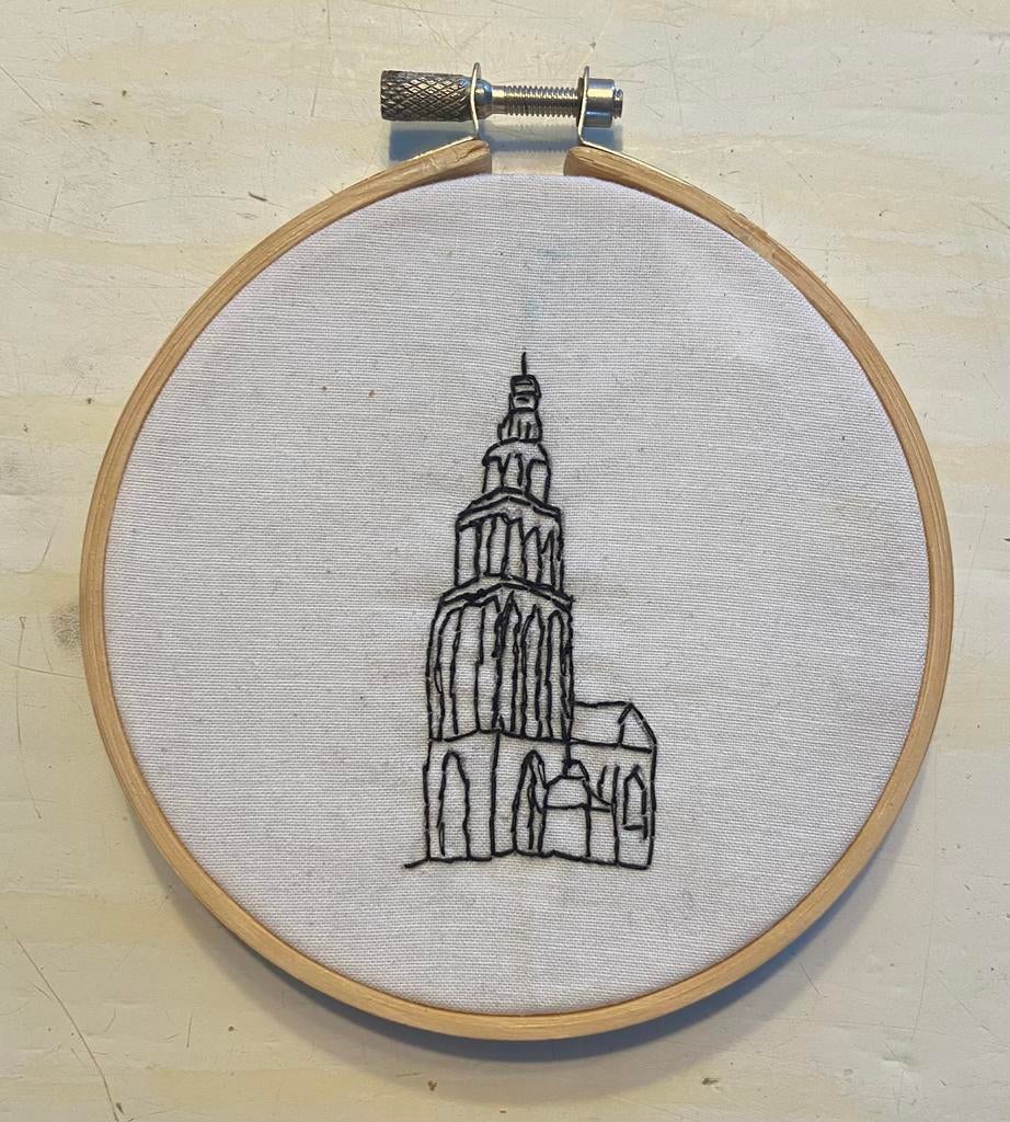 Martinitoren handgeborduurd 11cm, Hobby en Vrije tijd, Ophalen of Verzenden, Zo goed als nieuw, Borduurpakket