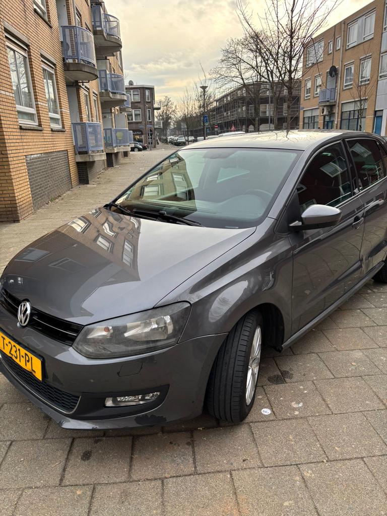 Volkswagen Polo 1.2 51KW 2011 Grijs, Voorwielaandrijving, 967 kg, 40 €/maand, Zwart