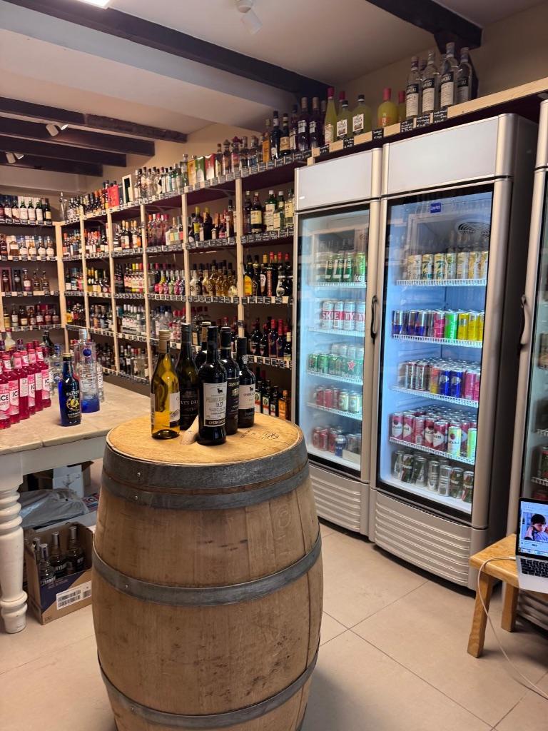 *A locatie Slijterij te Koop met Toko Mogelijkheid !*