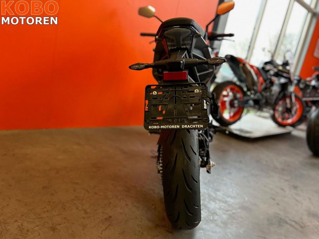 KTM 390 DUKE ABS (bj 2024) - foto 2