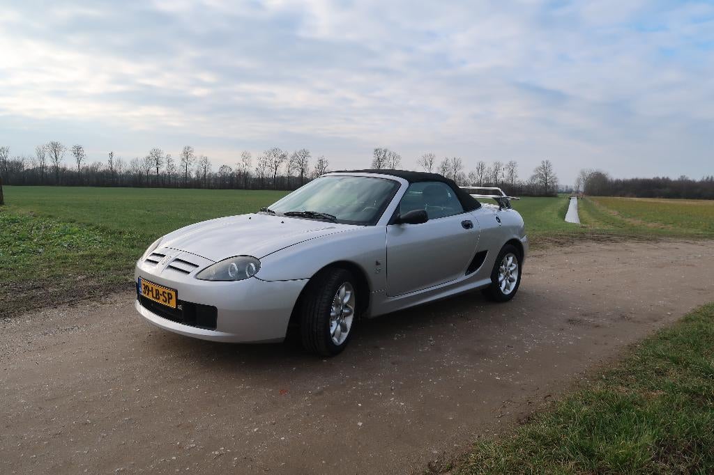 MG TF 1.6 115 Silver 2002, Hard, Waterdicht motorisch goed, Auto's, Achterwielaandrijving, 40 €/maand, Zwart, 4 cilinders