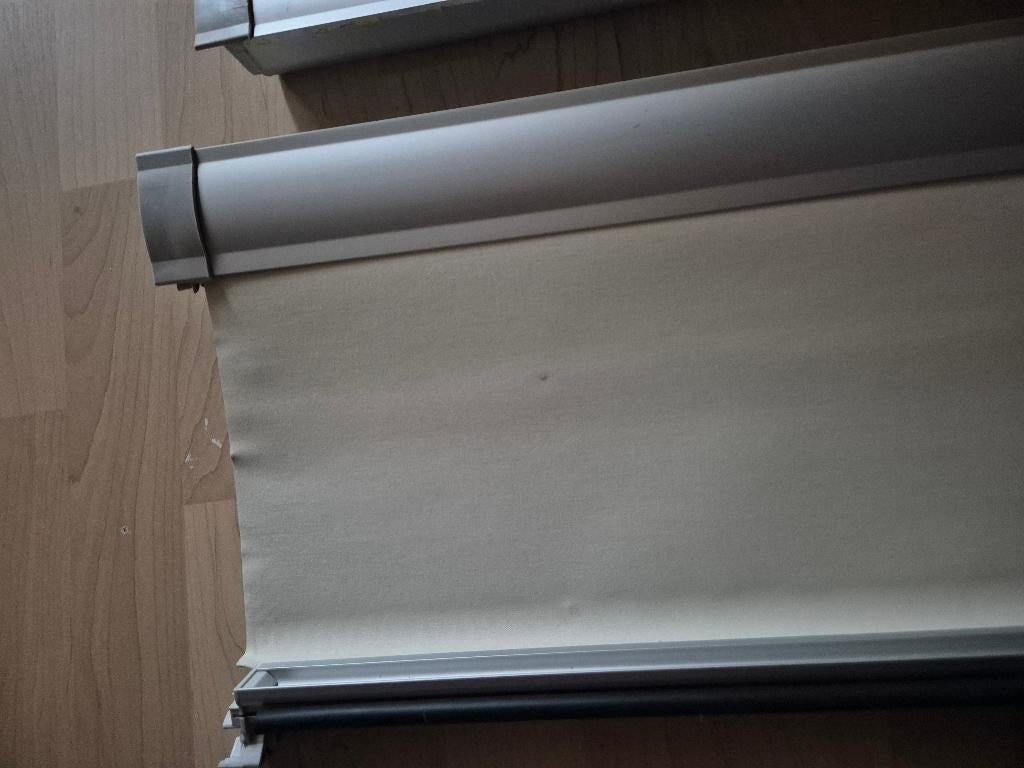 Verduisterend rolgordijn klapraam, Huis en Inrichting, Ophalen, 50 tot 100 cm, Zo goed als nieuw, Crème