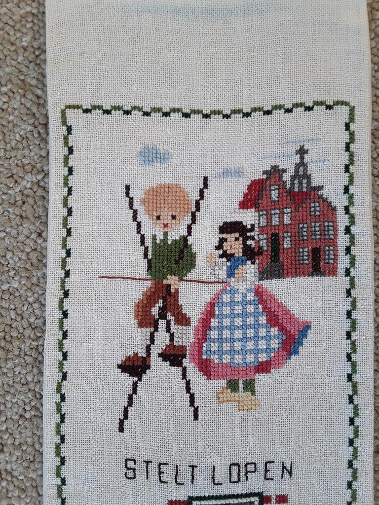 schellekoord kinderspelen geborduurd, Ophalen of Verzenden, Zo goed als nieuw, Handborduren, Overige typen