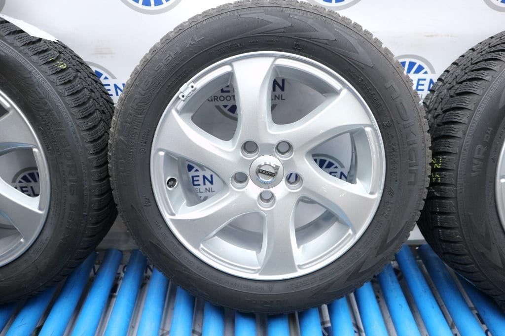 Volvo V40cc cross country winterbanden 16 inch origineel, Gebruikt, 16 inch, Banden en Velgen, Nvt