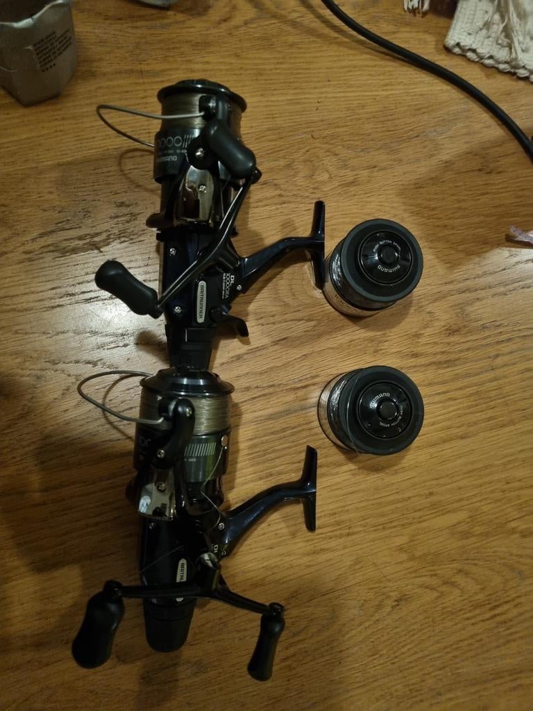 Shimano Baitrunner DL10000RA  2x Molens, Watersport en Boten, Hengelsport | Karpervissen, Ophalen, Gebruikt, Molen