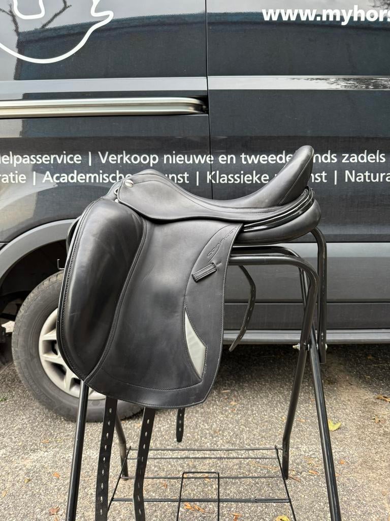 Verschillende dressuur en spring zadels, Dieren en Toebehoren, Paarden en Pony's | Zadels, Ophalen, Gebruikt, Dressuur