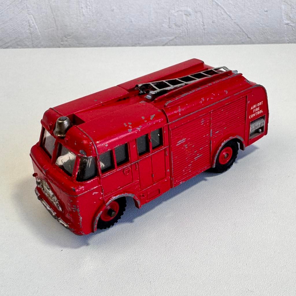 Dinky Toys Fire Engine | vintage brandweerauto, Ophalen of Verzenden, K, M, K