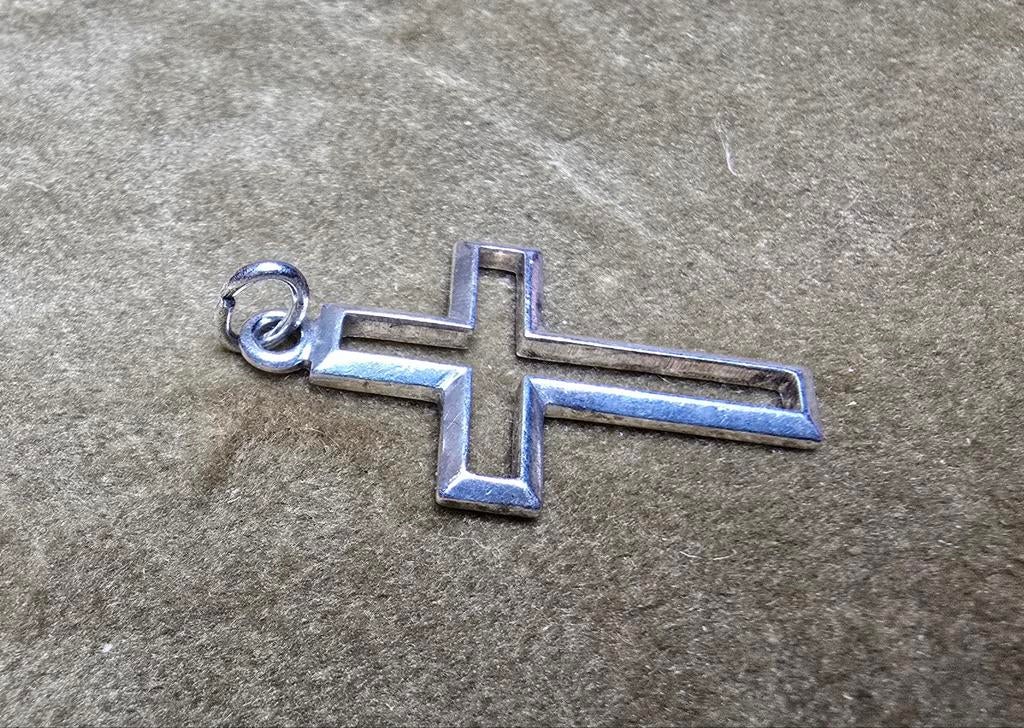 Zilveren kruisje, Ophalen of Verzenden, Zo goed als nieuw, Zilver, Overige merken