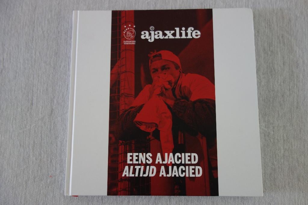 Boek Ajax voetbal, eens Ajacied altind Ajacied, Ophalen of Verzenden, Zo goed als nieuw, Balsport