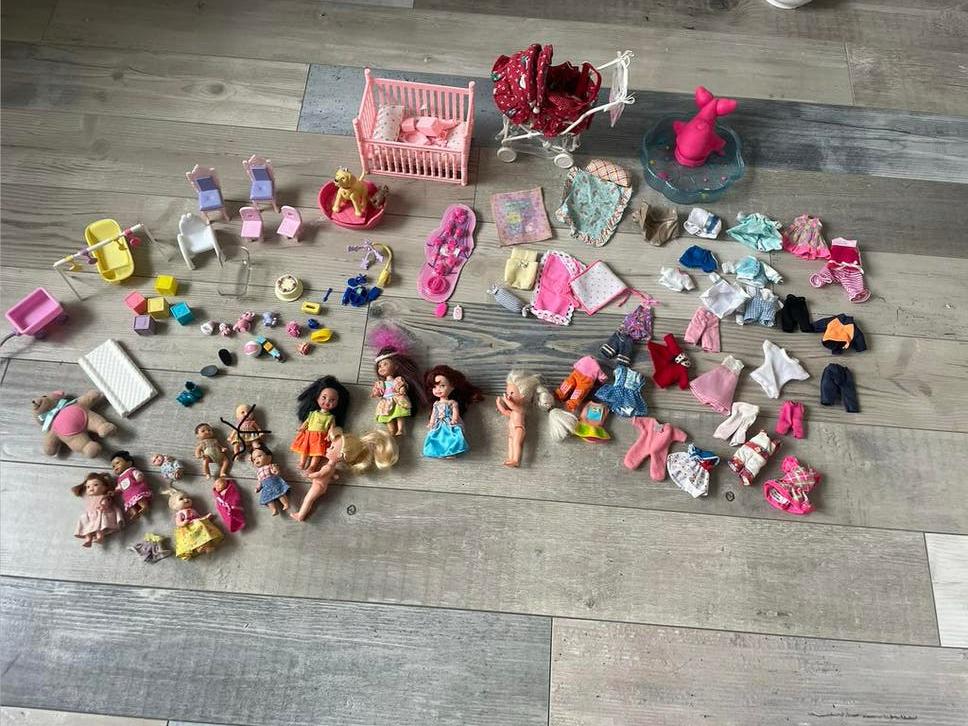 Barbie shelly en happy familiy setje, Ophalen of Verzenden, Zo goed als nieuw, Barbie